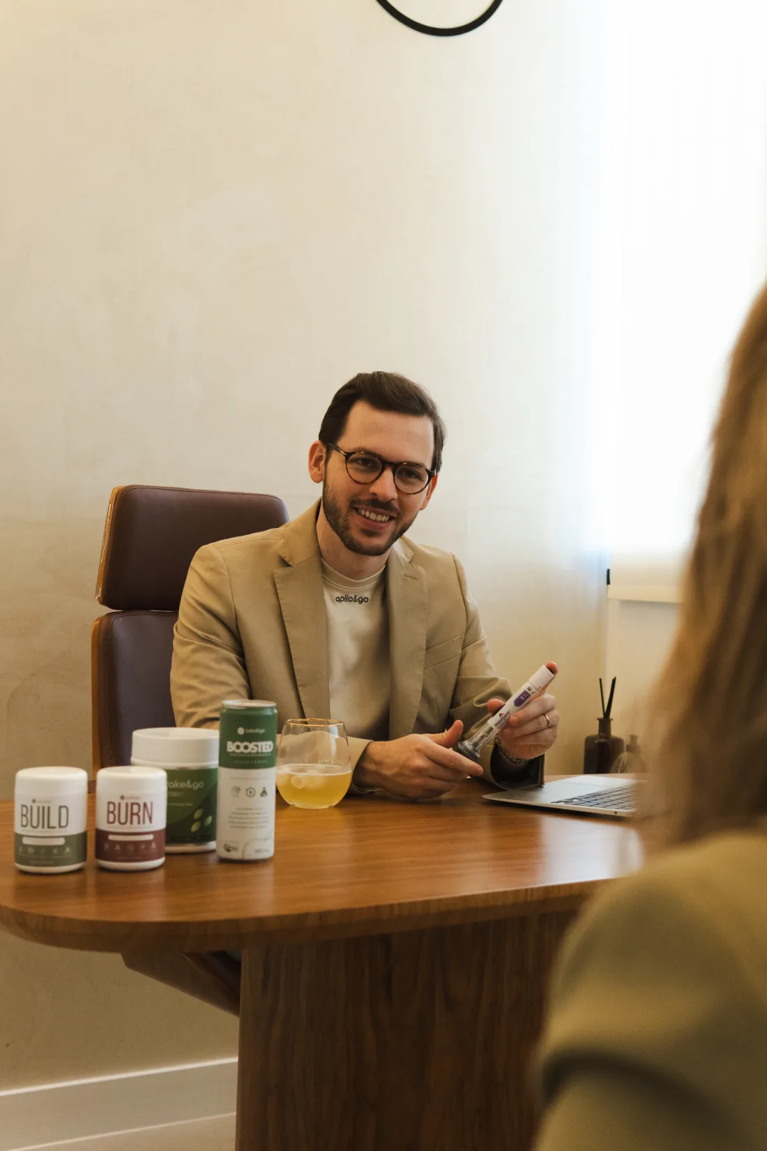 Dr. Matheus Prado Severino em atendimento na Aplic&Go